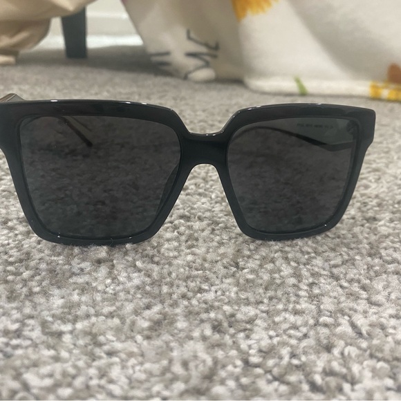 Prada sunglasses - Picture 7 of 10